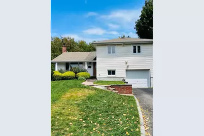 40 Willets Drive, Syosset, NY 11791 - Photo 1