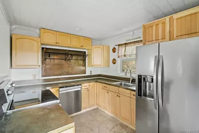 230 Lakeside Trail, Ridge, NY 11961 - Photo 6