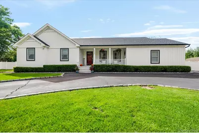 525 Rocky Point Road, East Marion, NY 11939 - Photo 8