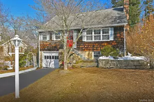 14 Pocket Ct, Northport, NY 11768 - Photo 2