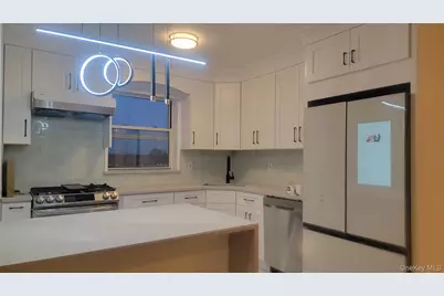 102-21 63 Rd Road #B46, Forest Hills, NY 11375 - Photo 2