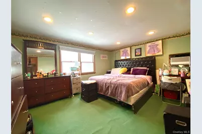 3070 Lowell Avenue, Wantagh, NY 11793 - Photo 8