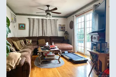 3070 Lowell Avenue, Wantagh, NY 11793 - Photo 6