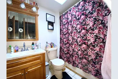 3070 Lowell Avenue, Wantagh, NY 11793 - Photo 12