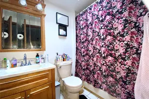 3070 Lowell Ave, Wantagh, NY 11793 - Photo 12