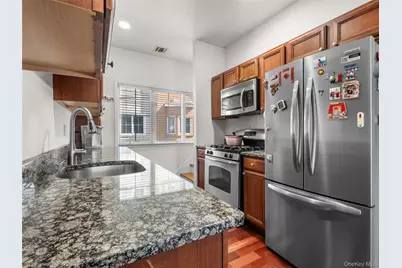 330 Maple Avenue #17, Westbury, NY 11590 - Photo 8