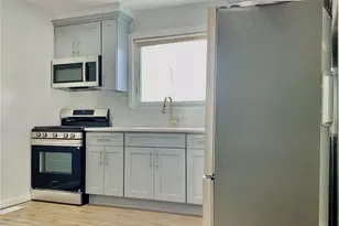 336 Scranton Ave, Lynbrook, NY 11563 - Photo 4