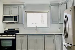 336 Scranton Ave, Lynbrook, NY 11563 - Photo 2