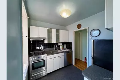 22424 Union Turnpike #4A, Oakland Gardens, NY 11364 - Photo 4