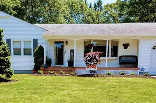 362 Easton St, Ronkonkoma, NY 11779 - Photo 2