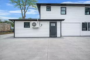 200 Evans Ave, Freeport, NY 11520 - Photo 26