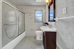 169 Old Mamaroneck Rd, White Plains, NY 10605 - Photo 2