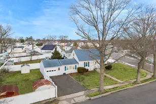 3683 Hawk Rd, Levittown, NY 11756 - Photo 28