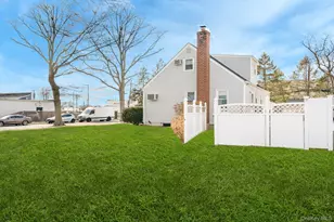 3683 Hawk Rd, Levittown, NY 11756 - Photo 4