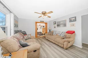 3683 Hawk Rd, Levittown, NY 11756 - Photo 10