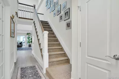 54 Estate Court #54, Woodbury, NY 11797 - Photo 4