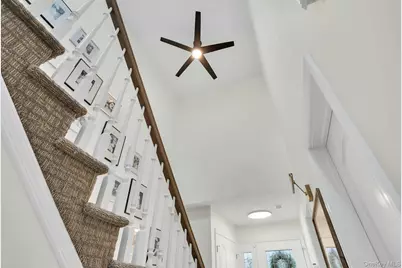 54 Estate Court #54, Woodbury, NY 11797 - Photo 6