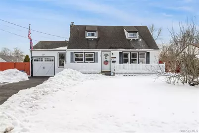 10 Hickory Street, Central Islip, NY 11722 - Photo 2