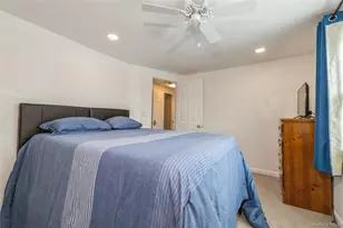 10 Hickory St, Central Islip, NY 11722 - Photo 22