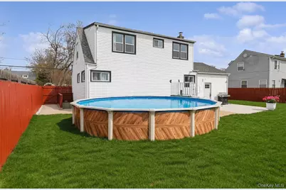 10 Hickory Street, Central Islip, NY 11722 - Photo 32