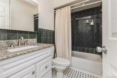 10 Hickory Street, Central Islip, NY 11722 - Photo 14