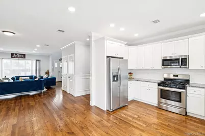 2162 Seamans Neck Road, Seaford, NY 11783 - Photo 12