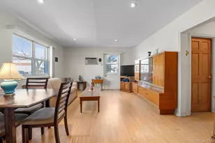 81-05 268th St, New Hyde Park, NY 11040 - Photo 4