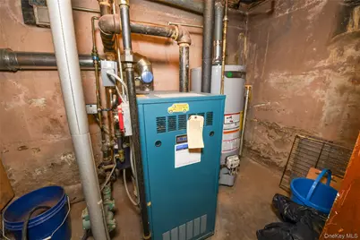 131-07 Van Wyck Expressway, Jamaica, NY 11436 - Photo 30