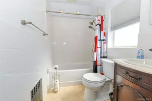 131-07 Van Wyck Expy, Jamaica, NY 11436 - Photo 22