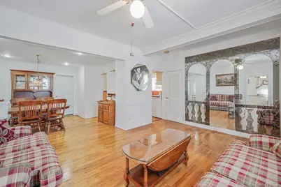 367 Vincent Avenue, Lynbrook, NY 11563 - Photo 8