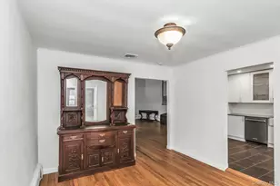 56 Dowsing Pl, Amityville, NY 11701 - Photo 10