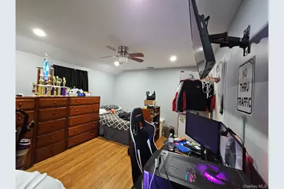 3 Chevy, Amityville, NY 11701 - Photo 6