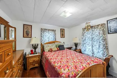 137 Melrose Avenue, Massapequa, NY 11758 - Photo 14