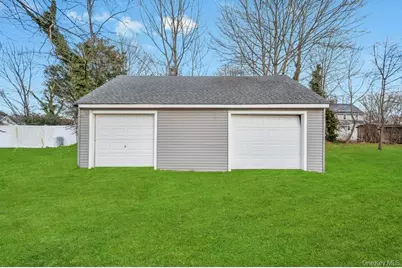 137 Melrose Avenue, Massapequa, NY 11758 - Photo 4