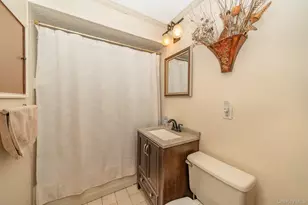 44 Disc Ln, Wantagh, NY 11793 - Photo 10