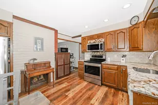 44 Disc Ln, Wantagh, NY 11793 - Photo 6