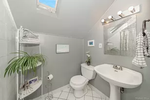 44 Disc Ln, Wantagh, NY 11793 - Photo 16