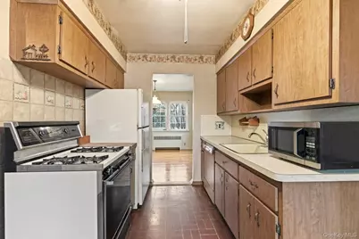 208 Weyford Terrace, Garden City, NY 11530 - Photo 12