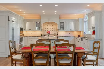 147 Eaton Lane, West Islip, NY 11795 - Photo 18