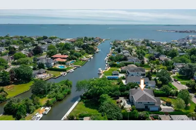 147 Eaton Lane, West Islip, NY 11795 - Photo 42