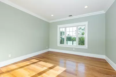 147 Eaton Lane, West Islip, NY 11795 - Photo 32