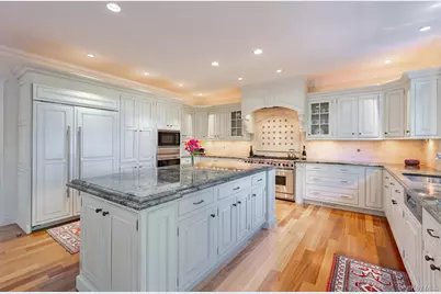 147 Eaton Lane, West Islip, NY 11795 - Photo 14