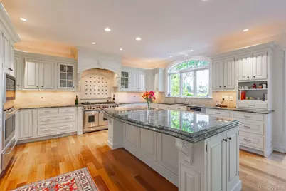 147 Eaton Lane, West Islip, NY 11795 - Photo 12