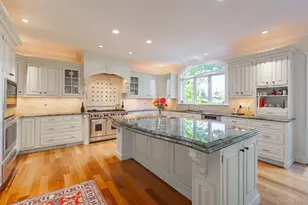 147 Eaton Ln, West Islip, NY 11795 - Photo 12