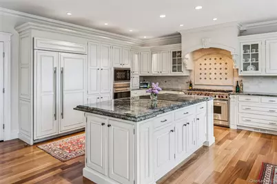 147 Eaton Lane, West Islip, NY 11795 - Photo 28