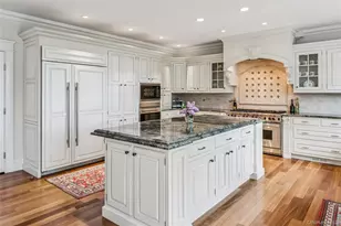 147 Eaton Ln, West Islip, NY 11795 - Photo 28