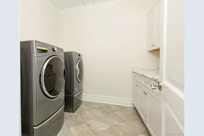 147 Eaton Lane, West Islip, NY 11795 - Photo 36