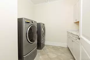 147 Eaton Ln, West Islip, NY 11795 - Photo 36