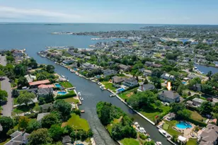 147 Eaton Ln, West Islip, NY 11795 - Photo 44