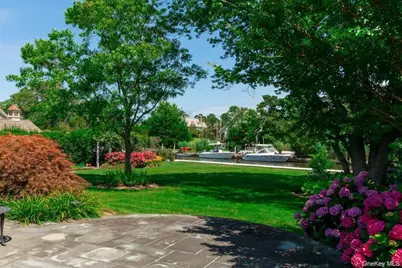 147 Eaton Lane, West Islip, NY 11795 - Photo 44